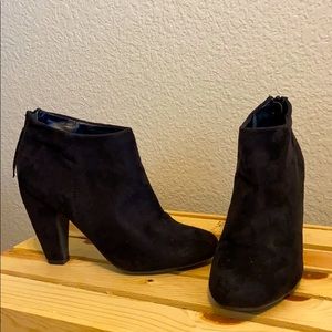 Pink and Pepper Booties Size 8.5